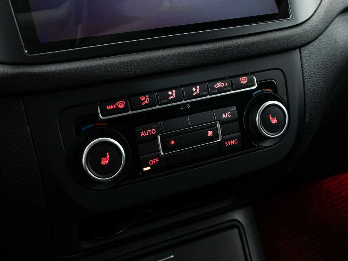 Volkswagen Tiguan, 2012 - Фото №15