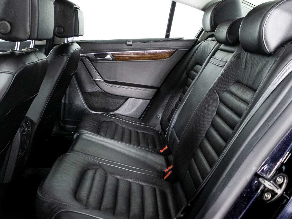 Volkswagen Passat, 2012 - Фото №9