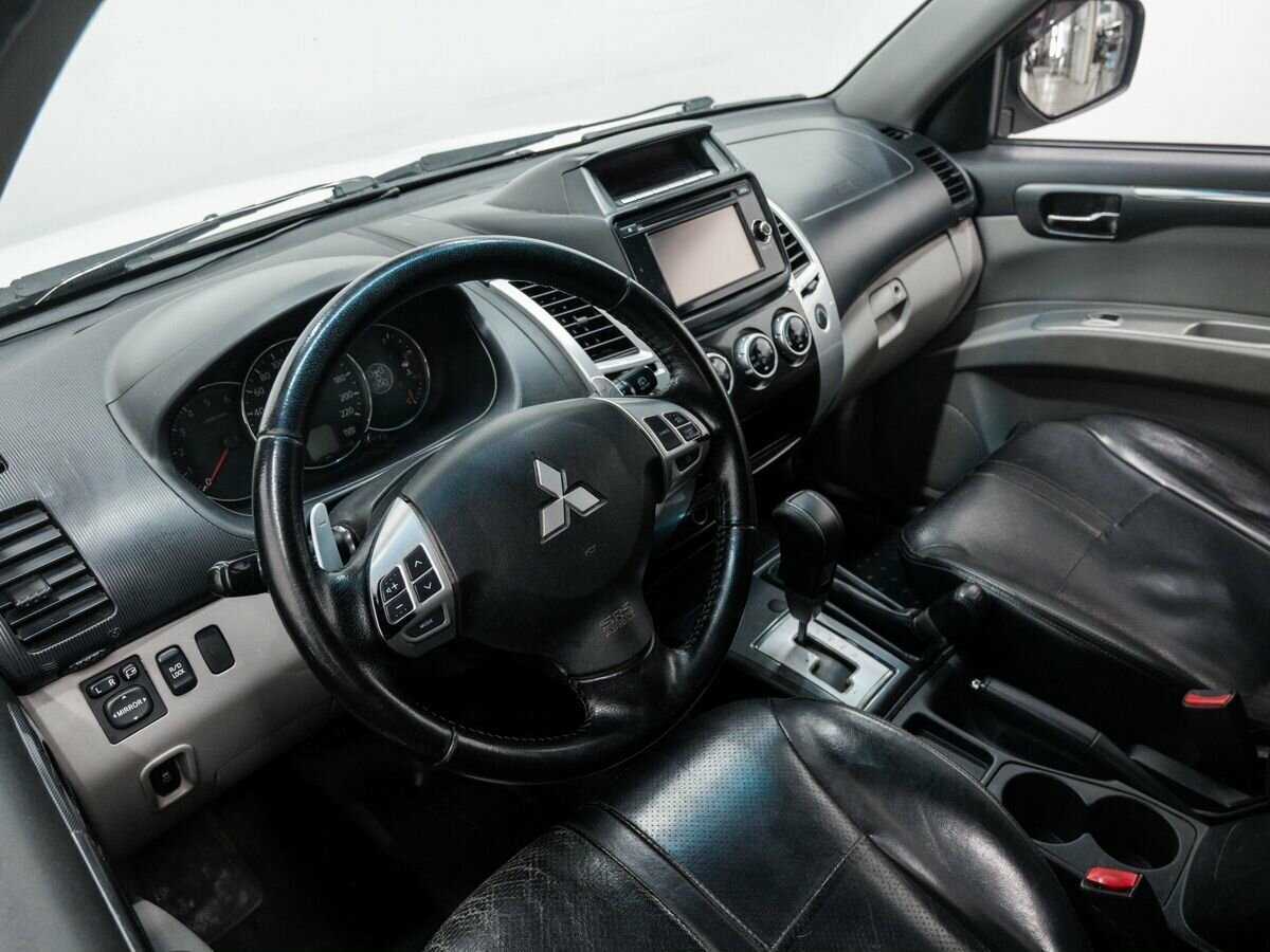 Mitsubishi Pajero Sport, 2014 - Фото №12