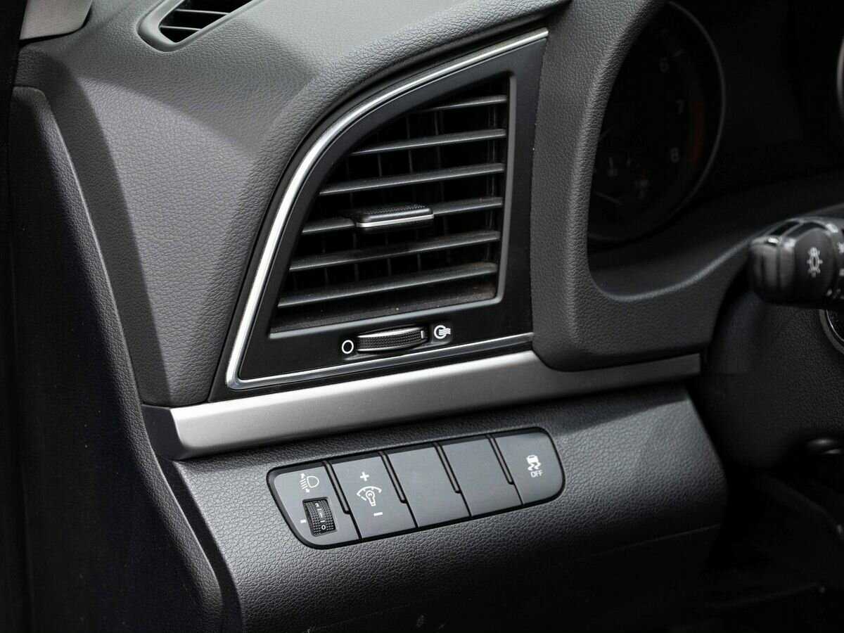 Hyundai Elantra, 2017 - Фото №14