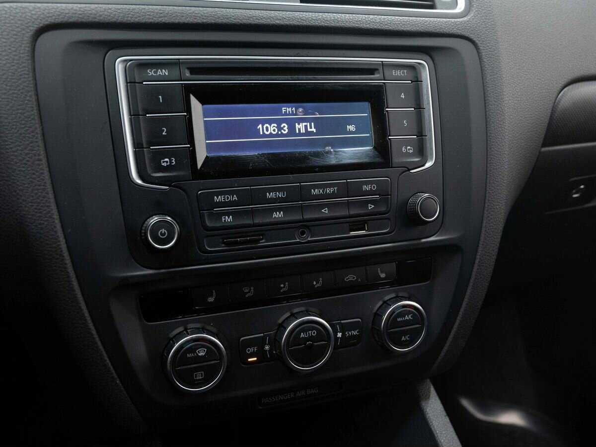 Volkswagen Jetta, 2014 - Фото №15