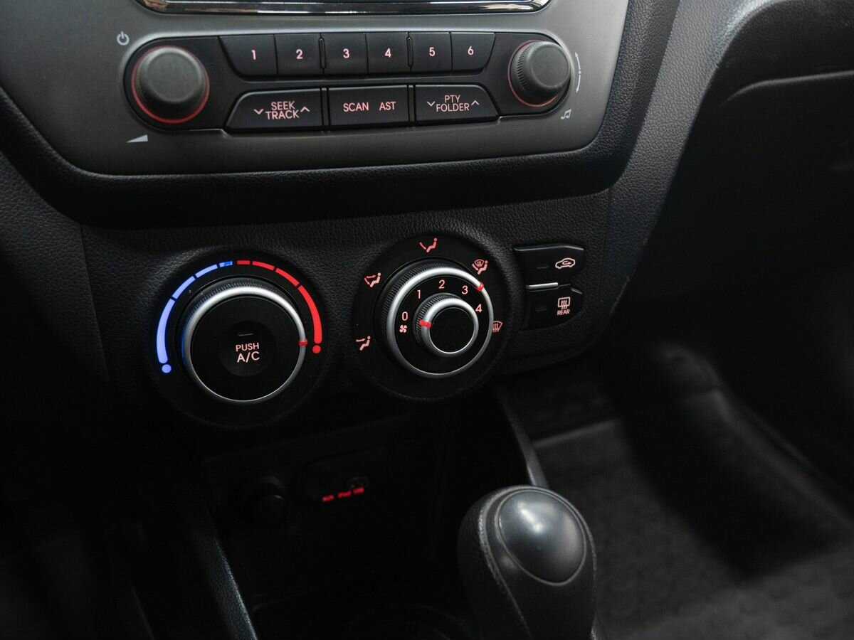 Kia Rio 4-speed, 2013 - Фото №15