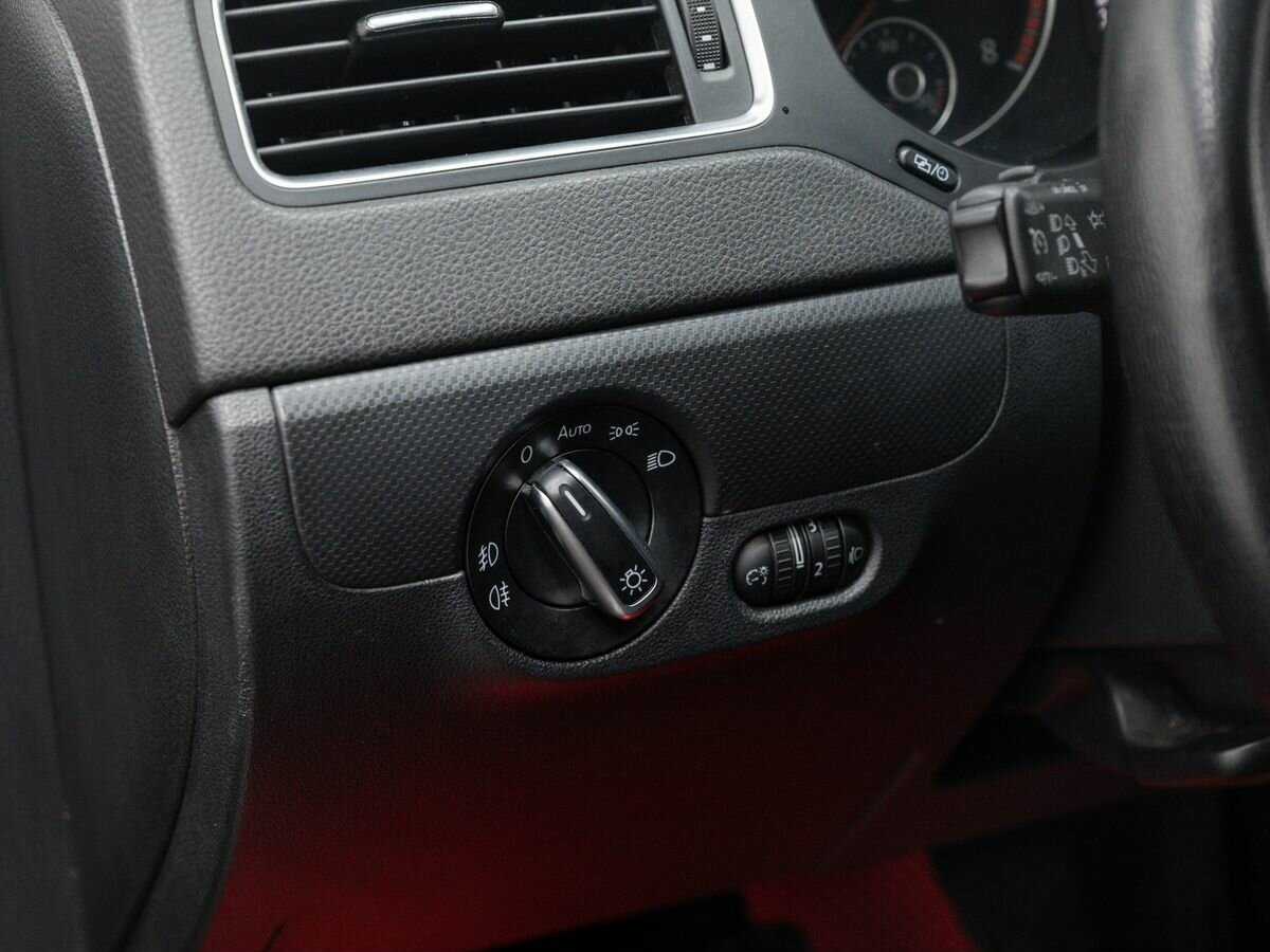 Volkswagen Jetta, 2013 - Фото №15