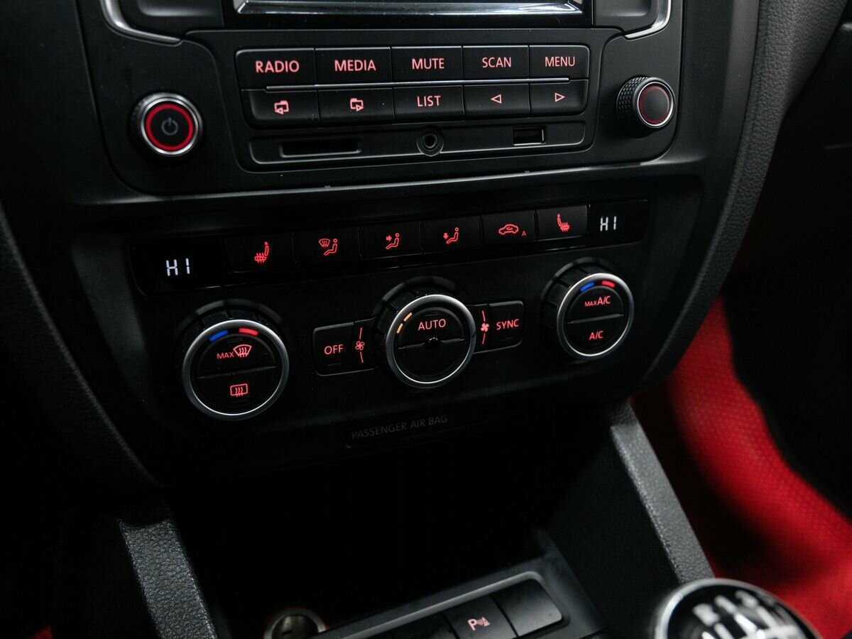 Volkswagen Jetta, 2013 - Фото №17
