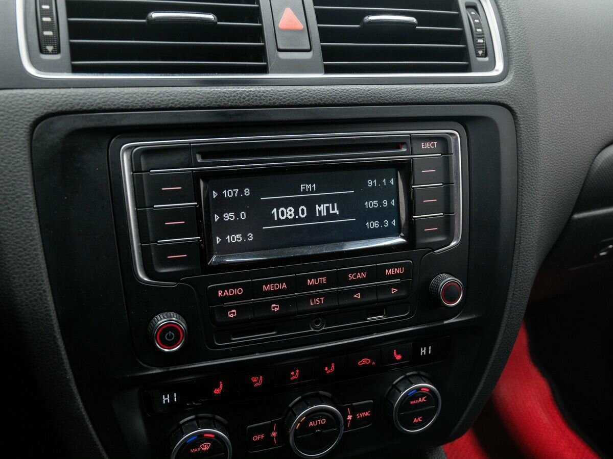 Volkswagen Jetta, 2013 - Фото №18