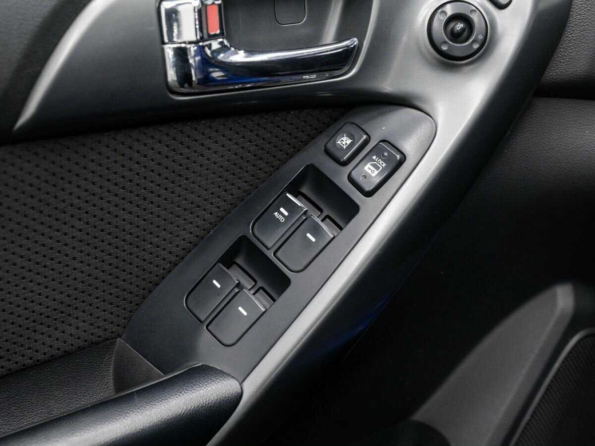Kia Cerato 6-speed, 2012 - Фото №14