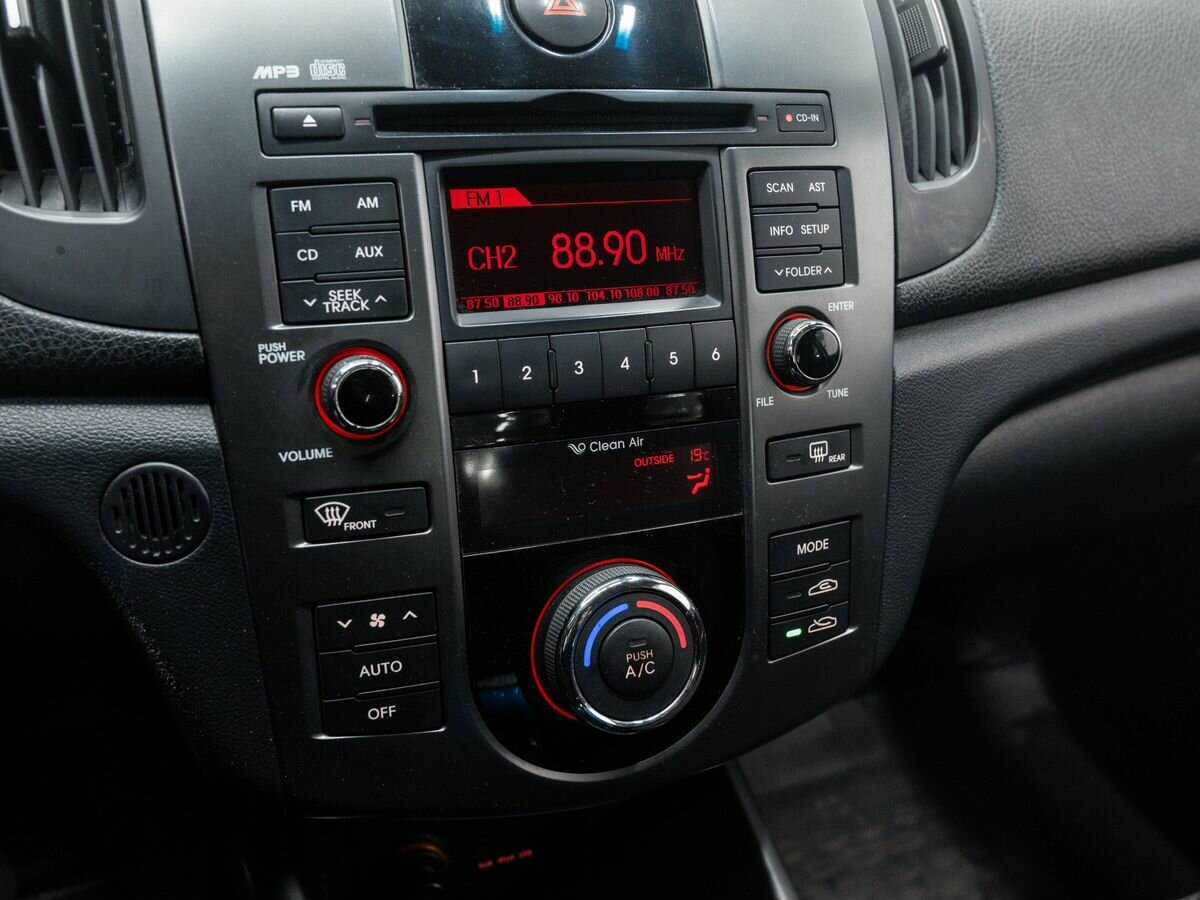 Kia Cerato 6-speed, 2012 - Фото №17