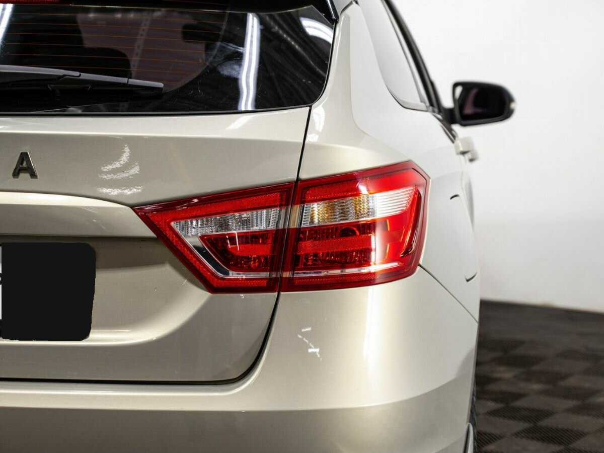 Lada (ВАЗ) Vesta SW, 2019 - Фото №6