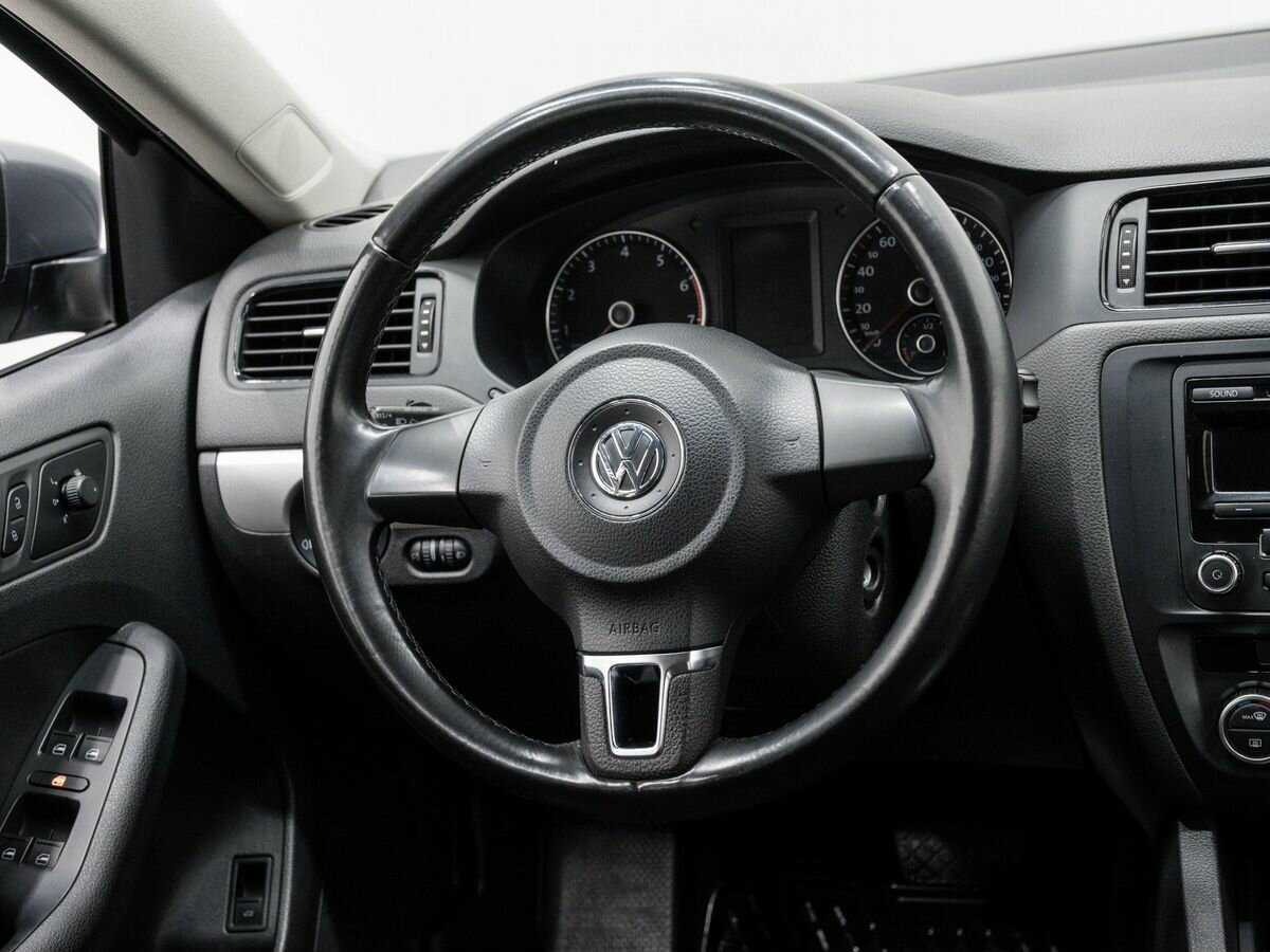 Volkswagen Jetta, 2012 - Фото №11