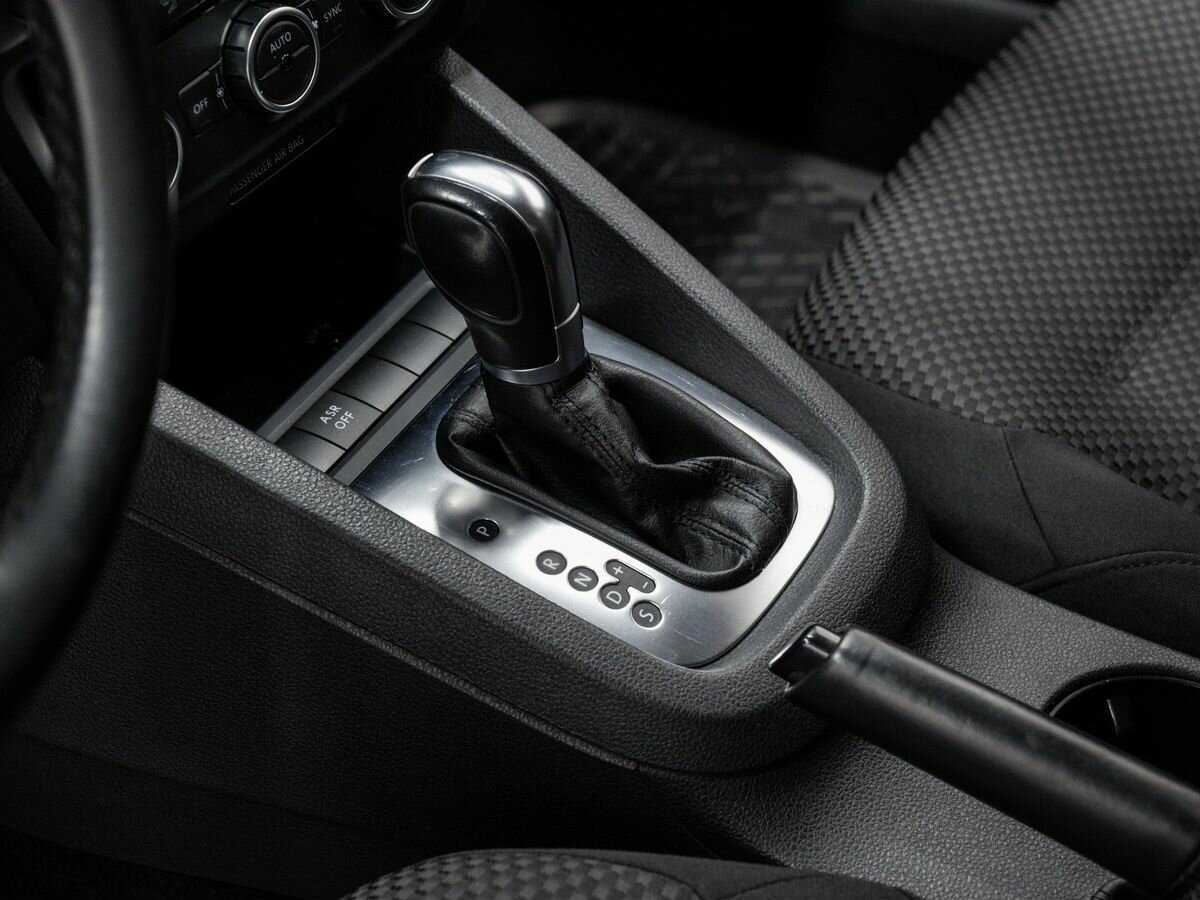 Volkswagen Jetta, 2012 - Фото №17