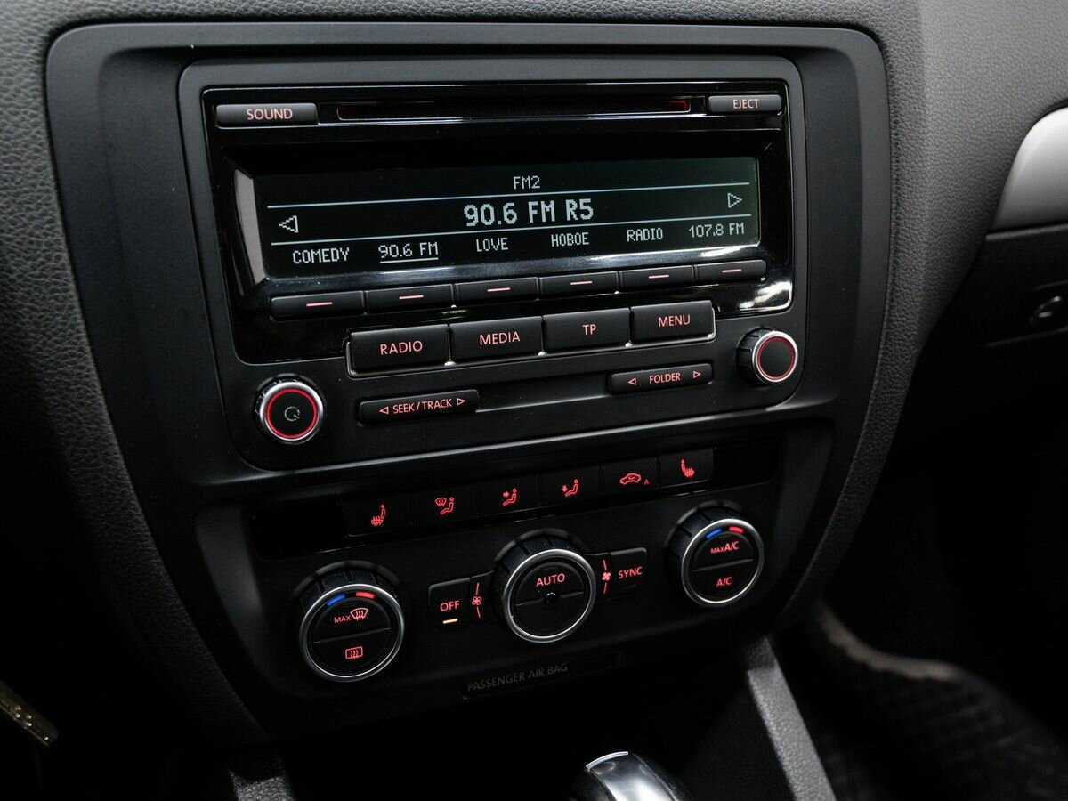 Volkswagen Jetta, 2012 - Фото №18