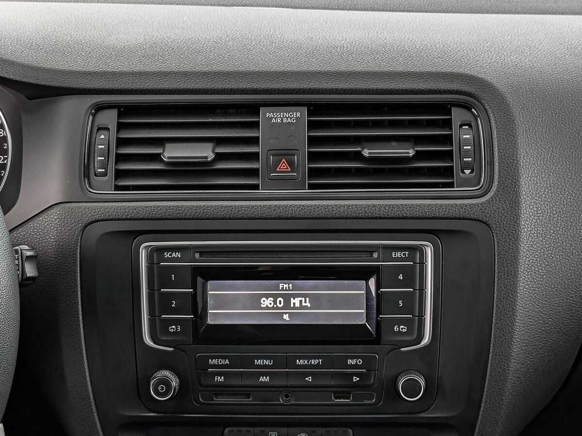 Volkswagen Jetta, 2016 - Фото №16