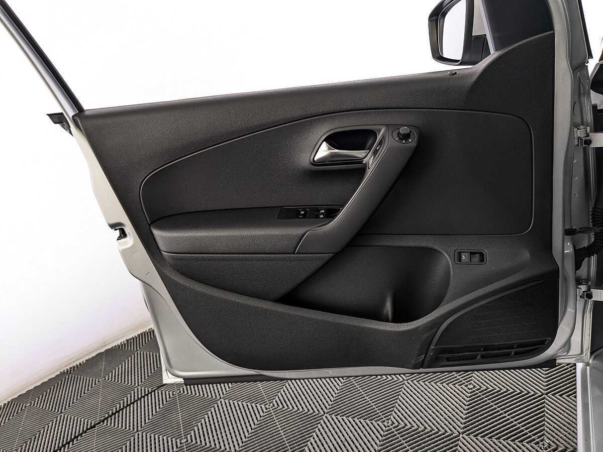 Volkswagen Polo, 2015 - Фото №18