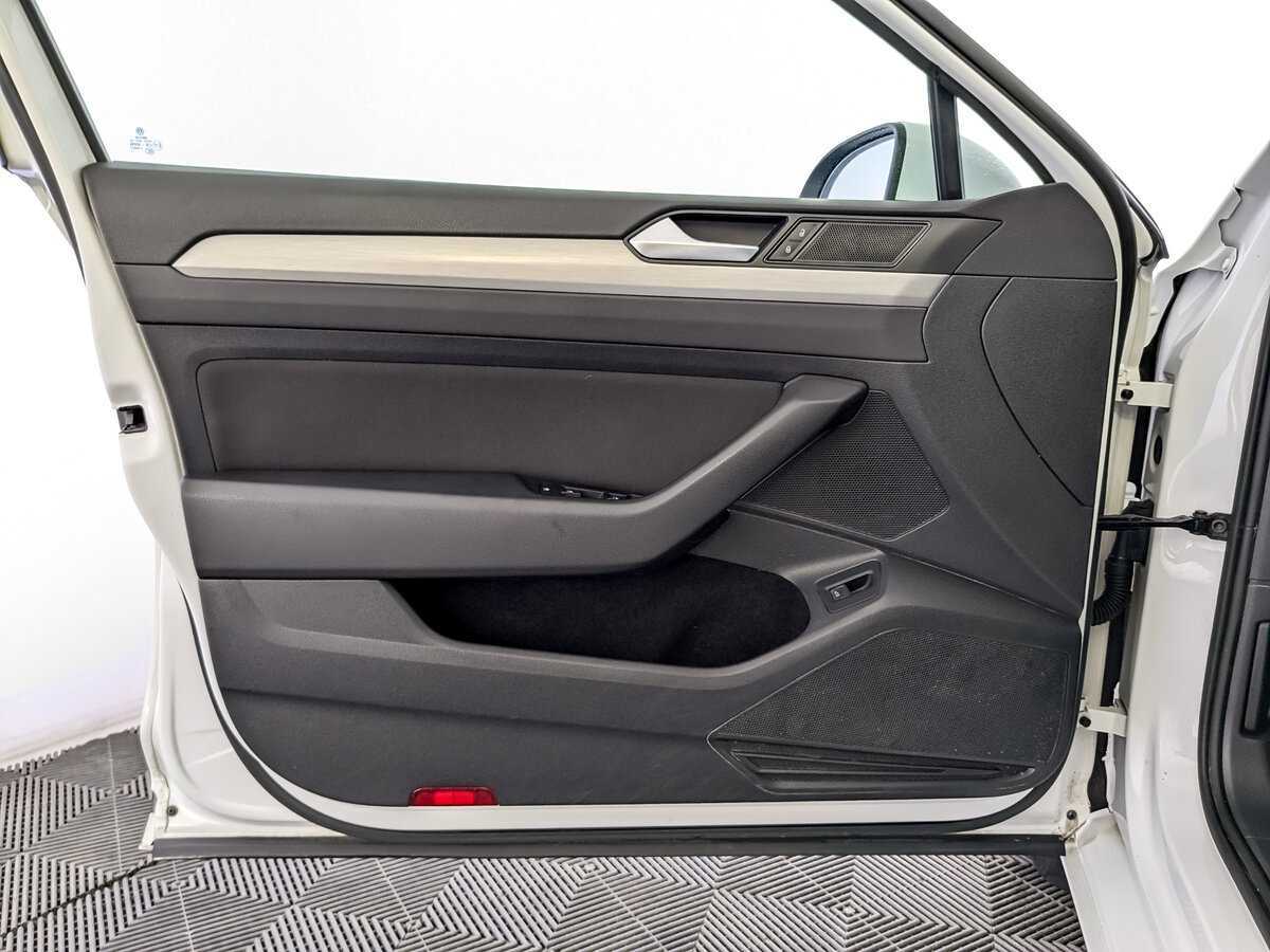 Volkswagen Passat, 2016 - Фото №16