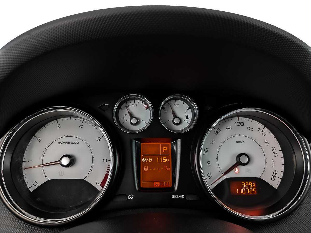 Peugeot 408, 2016 - Фото №13