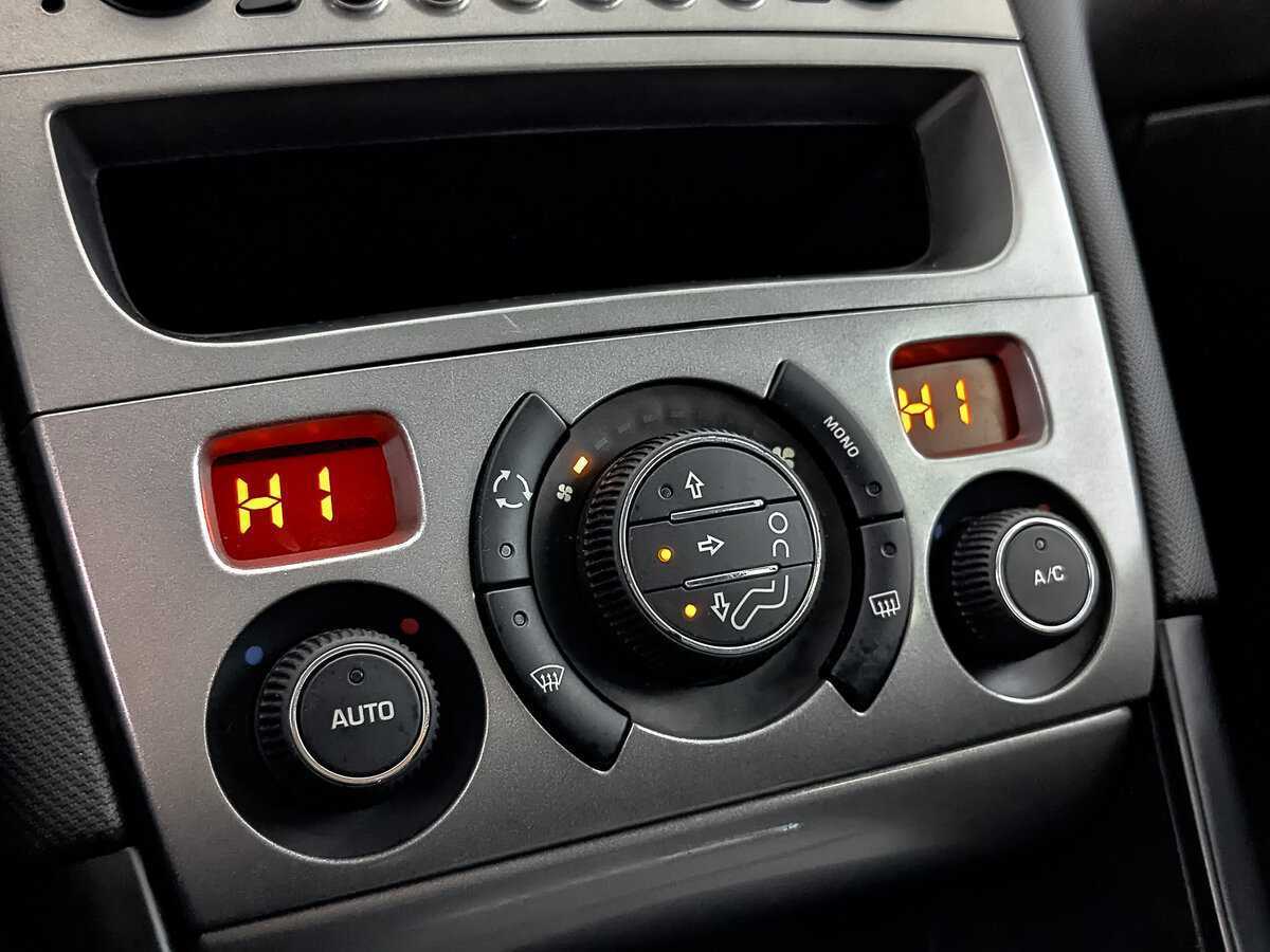 Peugeot 408, 2016 - Фото №18