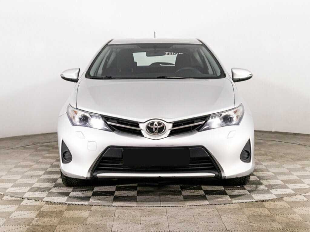 Toyota Auris, 2013 - Фото №1