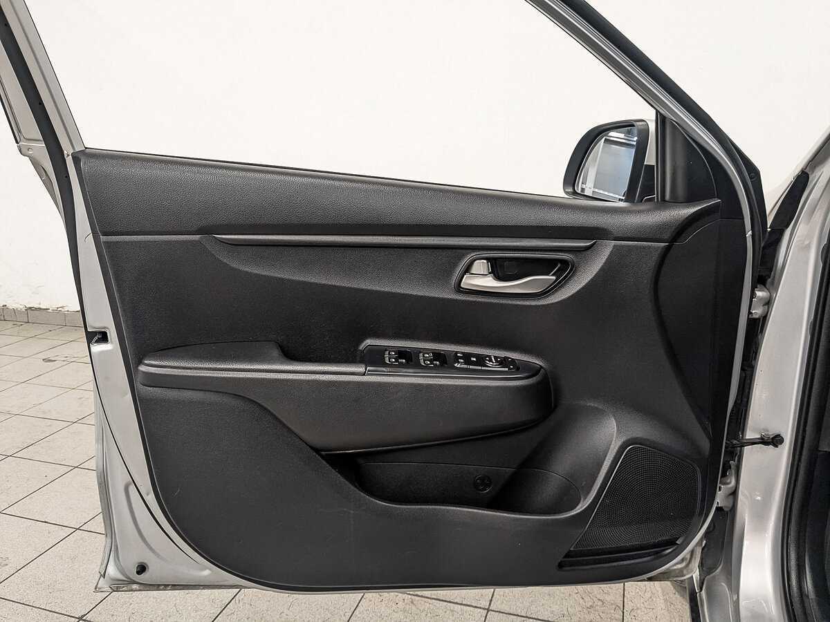 Kia Rio X-Line, 2020 - Фото №18