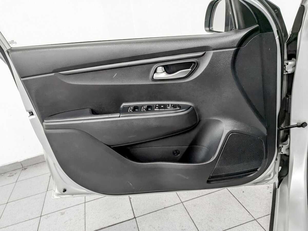 Kia Rio X-Line, 2020 - Фото №18