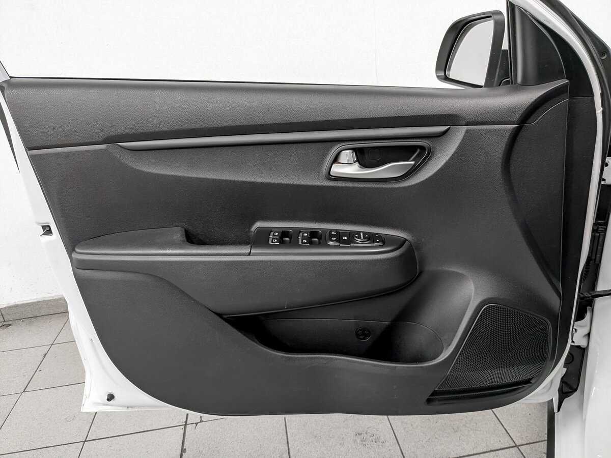 Kia Rio X-Line, 2017 - Фото №16