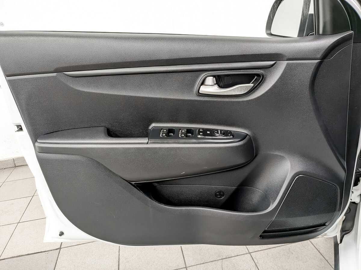 Kia Rio X-Line, 2020 - Фото №18