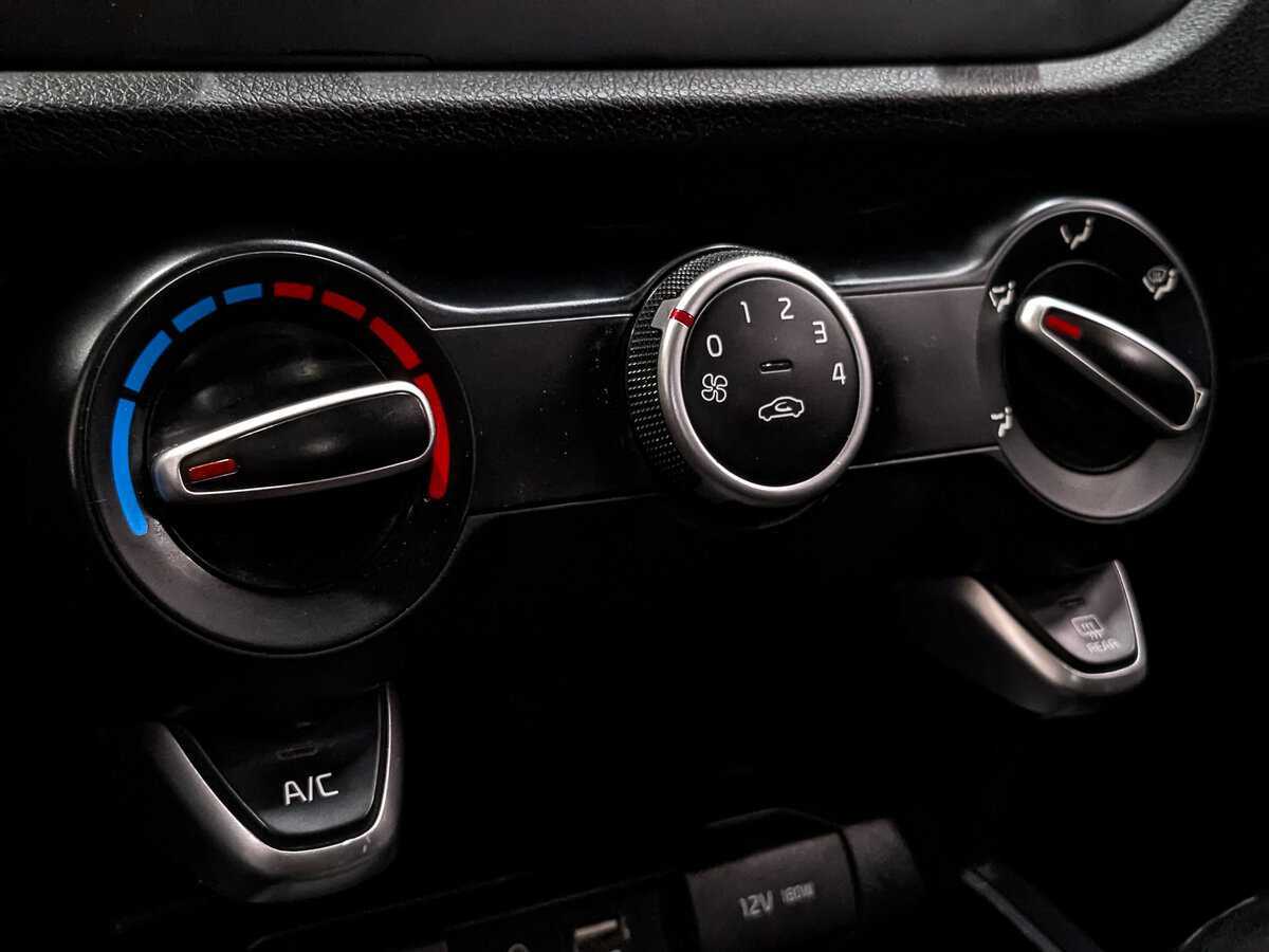 Kia Rio X-Line, 2020 - Фото №17