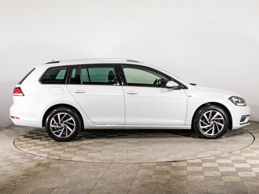 Volkswagen Golf, 2018 - Фото №3
