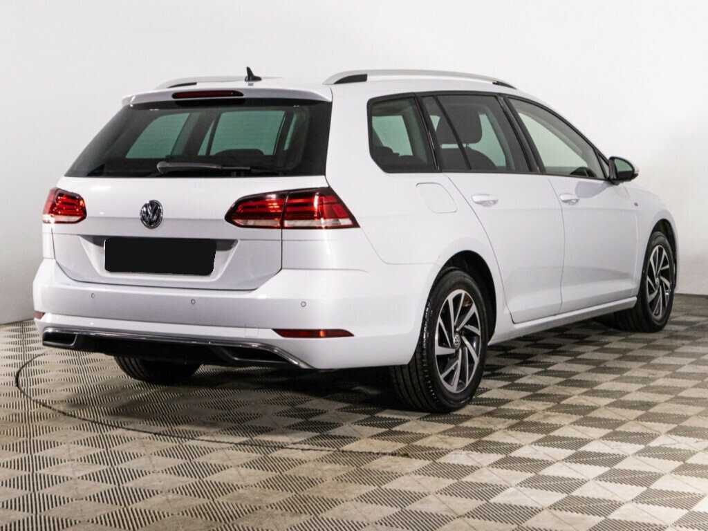 Volkswagen Golf, 2018 - Фото №4