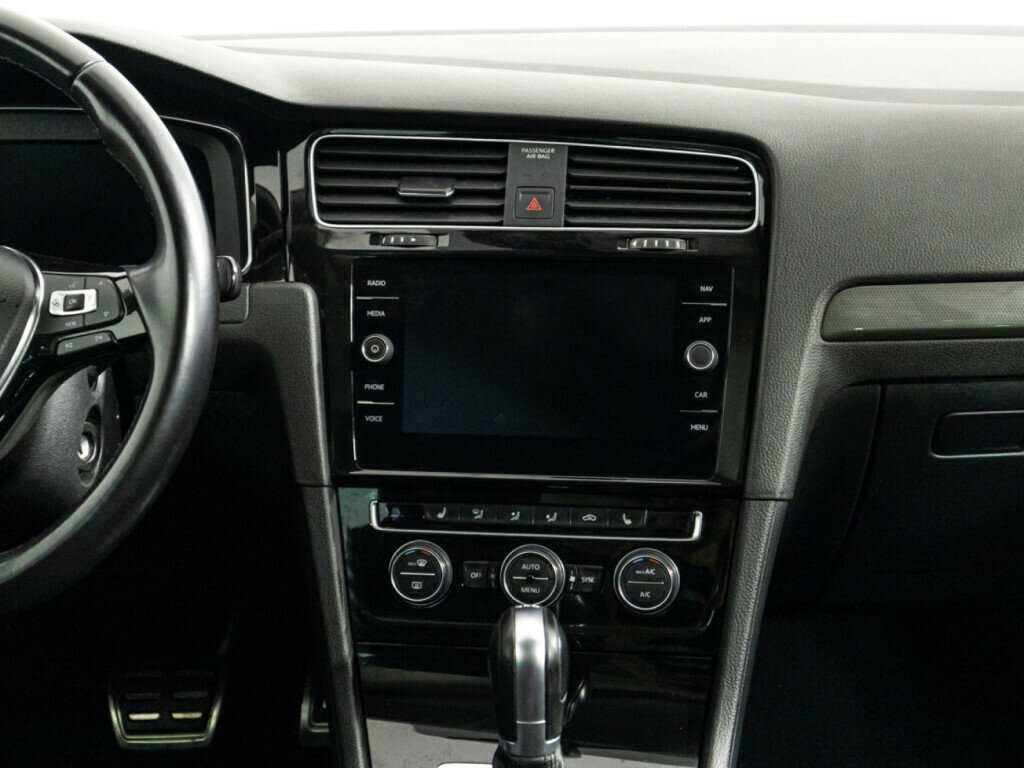 Volkswagen Golf, 2018 - Фото №13