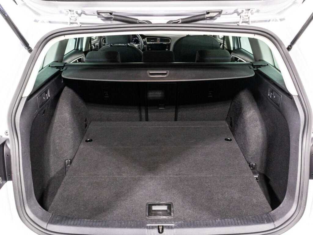 Volkswagen Golf, 2018 - Фото №14