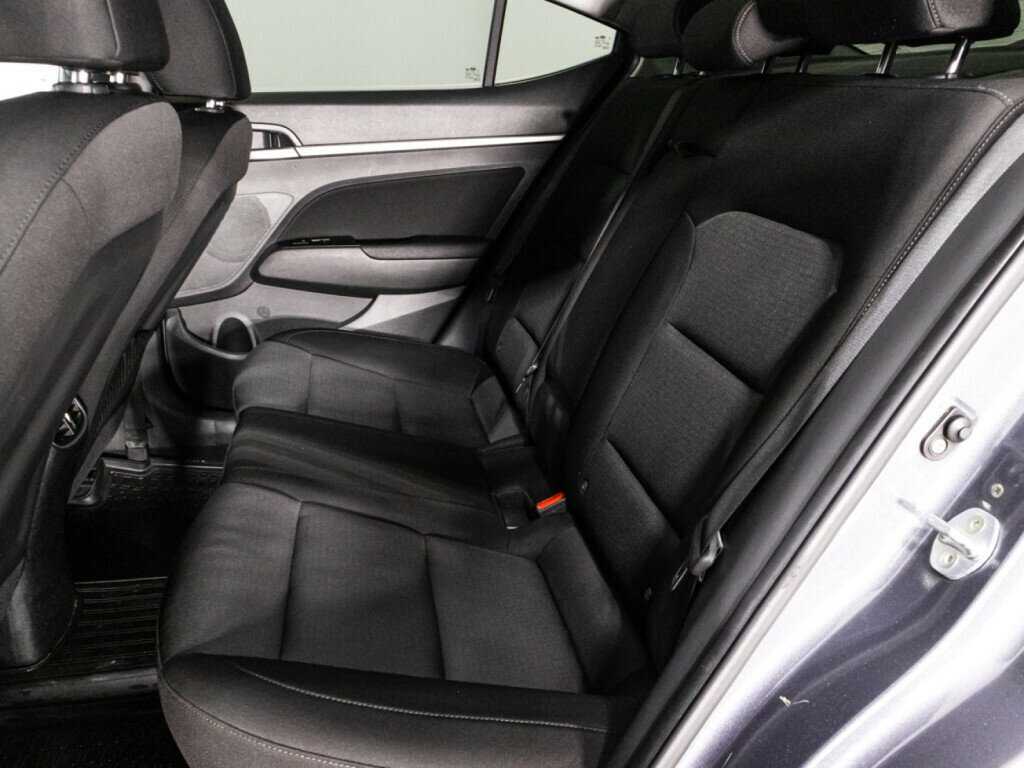 Hyundai Elantra, 2018 - Фото №9