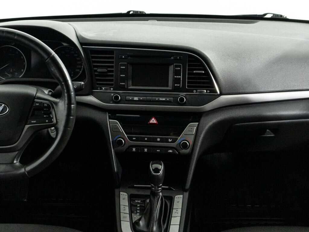 Hyundai Elantra, 2018 - Фото №13