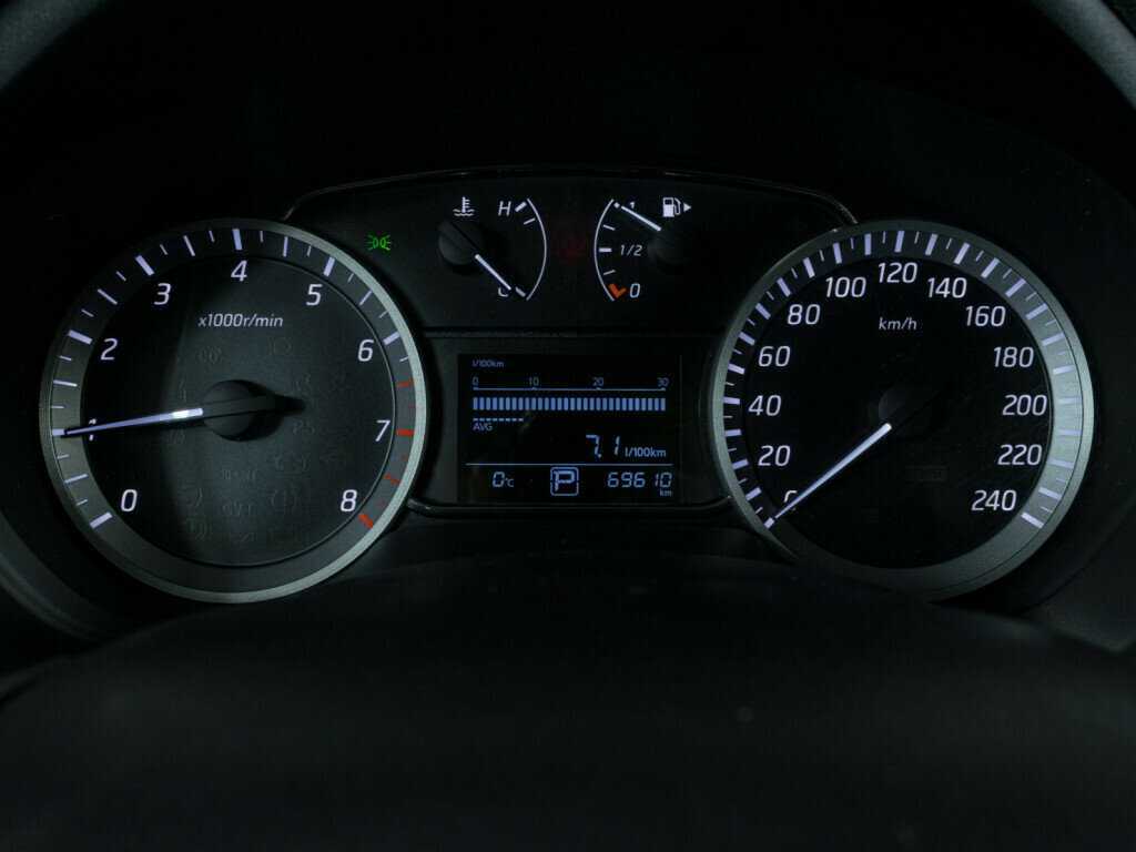 Nissan Tiida, 2015 - Фото №10