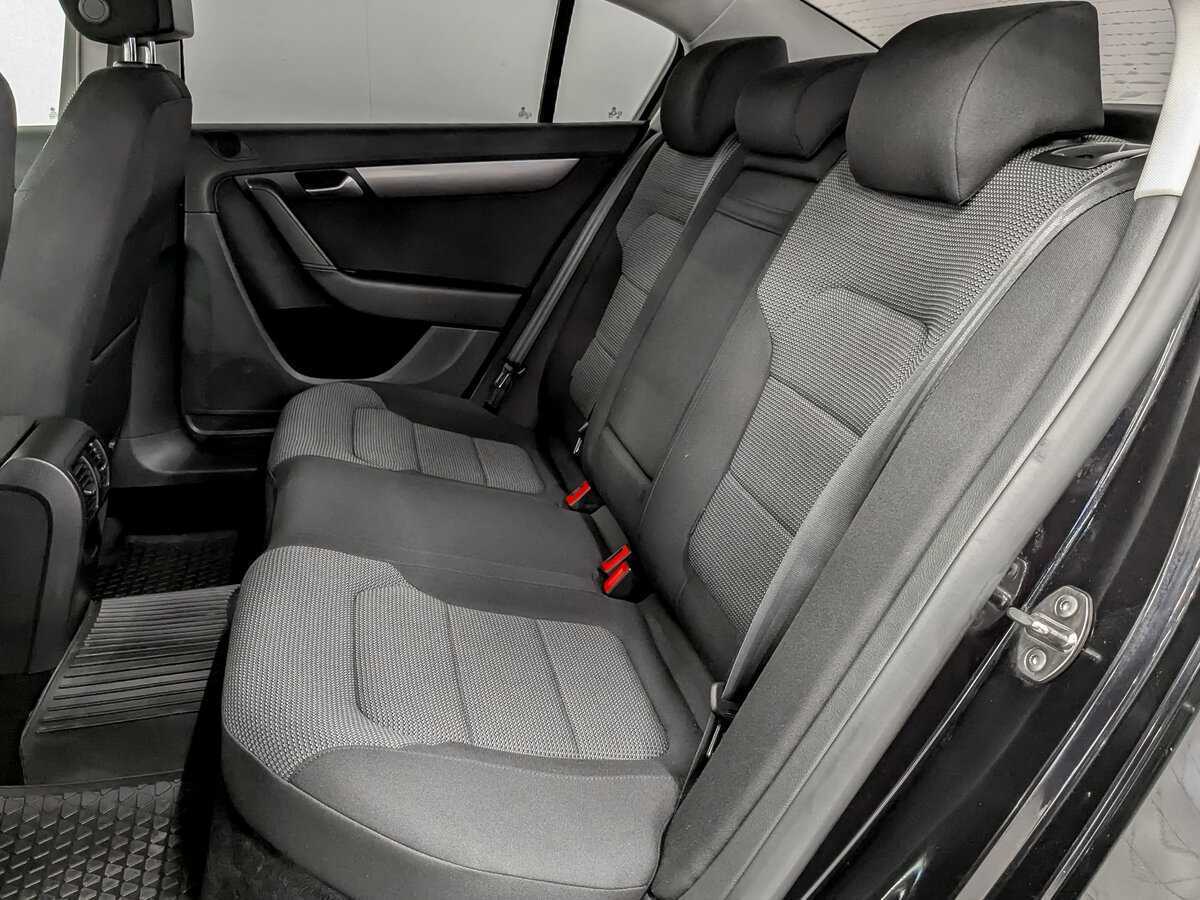 Volkswagen Passat, 2012 - Фото №11