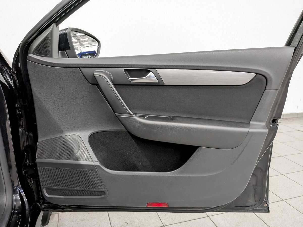 Volkswagen Passat, 2012 - Фото №21