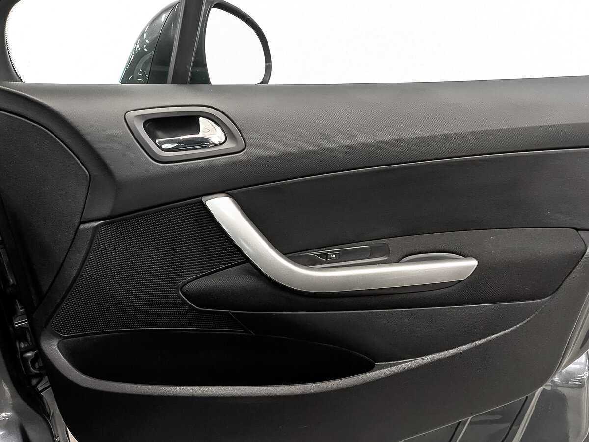 Peugeot 308, 2012 - Фото №21