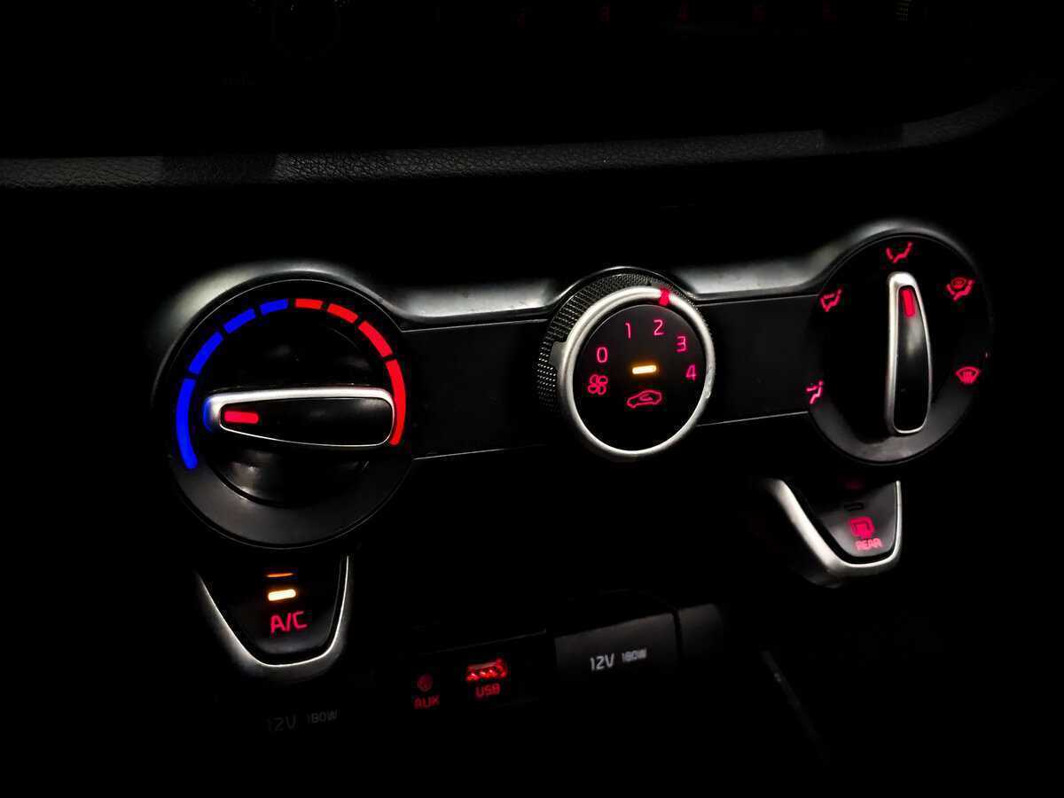 Kia Rio X-Line, 2020 - Фото №21