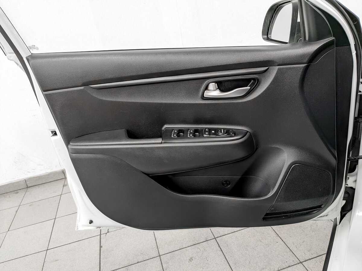 Kia Rio X-Line, 2019 - Фото №18