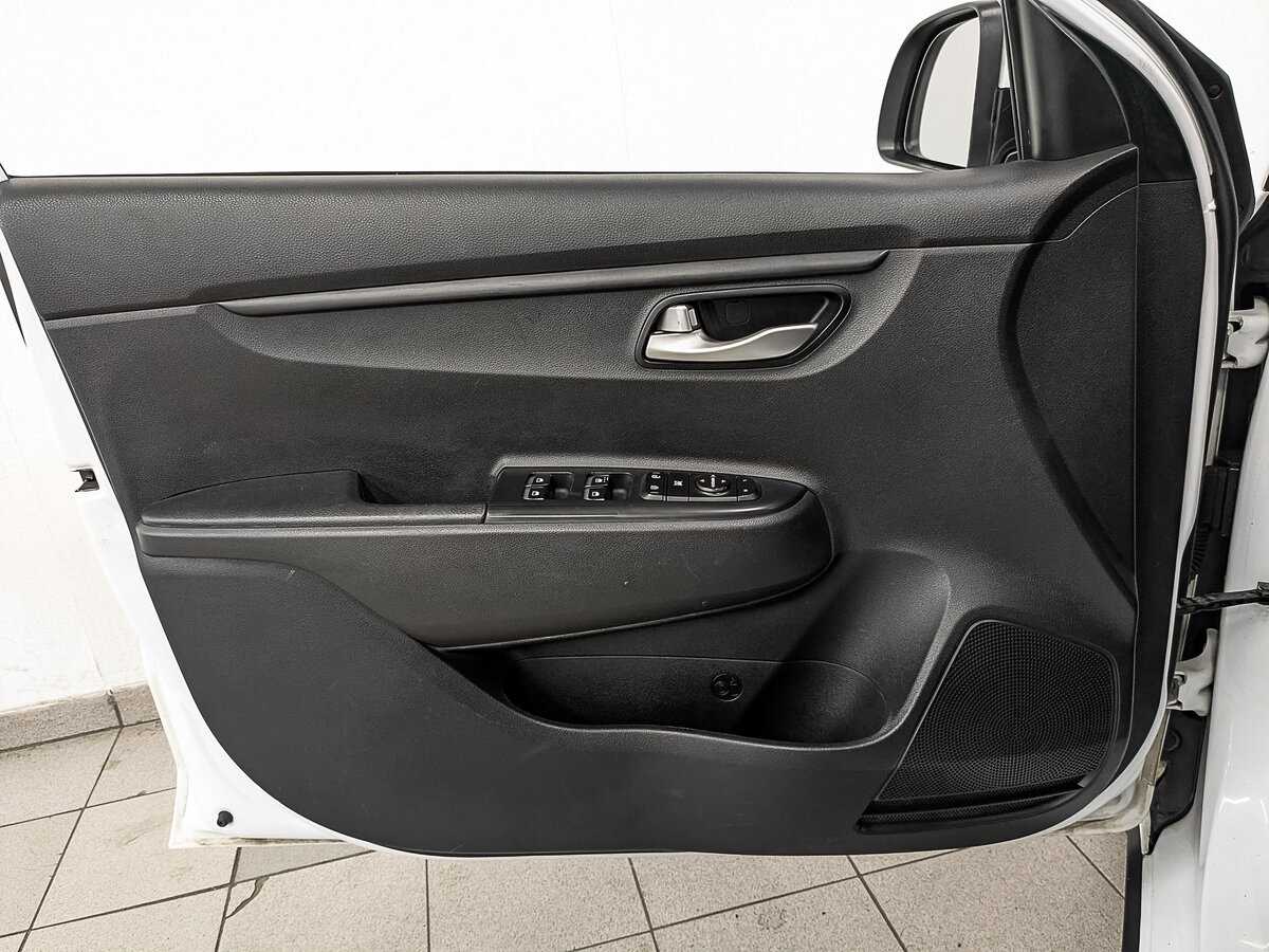 Kia Rio X-Line, 2020 - Фото №15