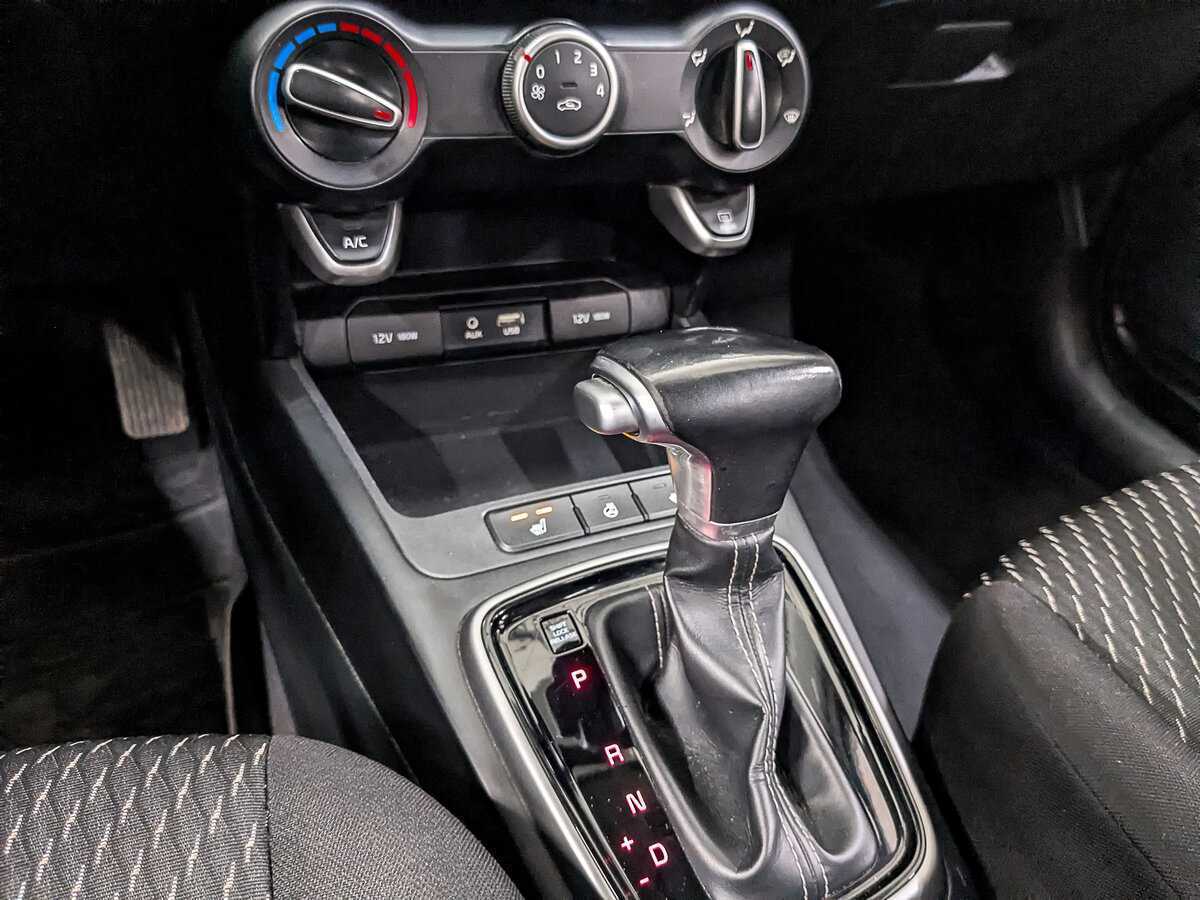 Kia Rio X-Line, 2020 - Фото №17