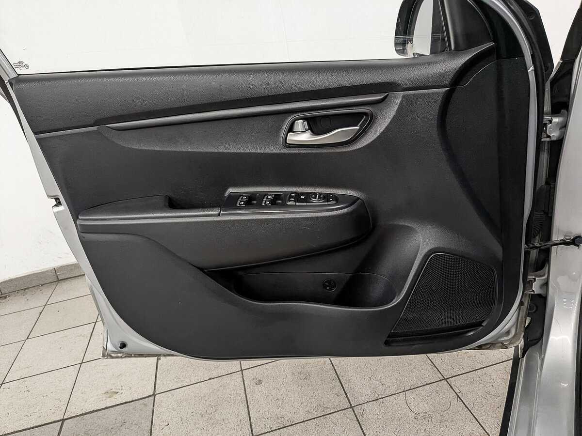 Kia Rio X-Line, 2020 - Фото №16