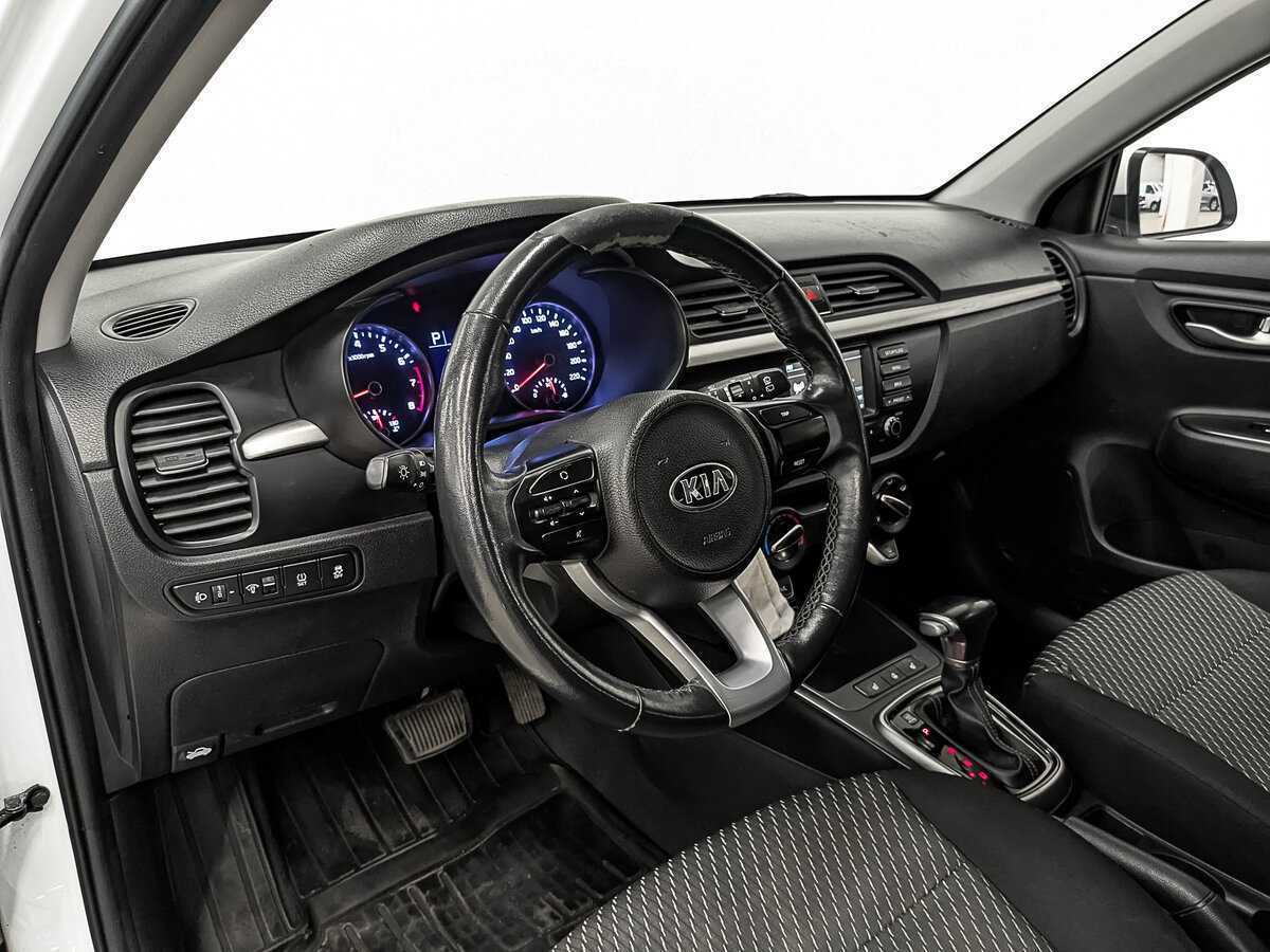 Kia Rio X-Line, 2020 - Фото №11
