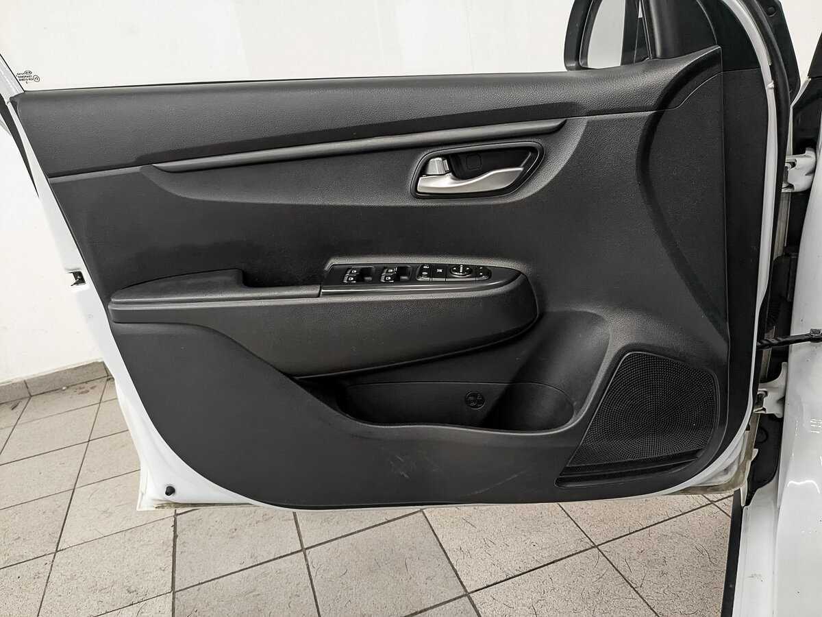 Kia Rio X-Line, 2020 - Фото №15