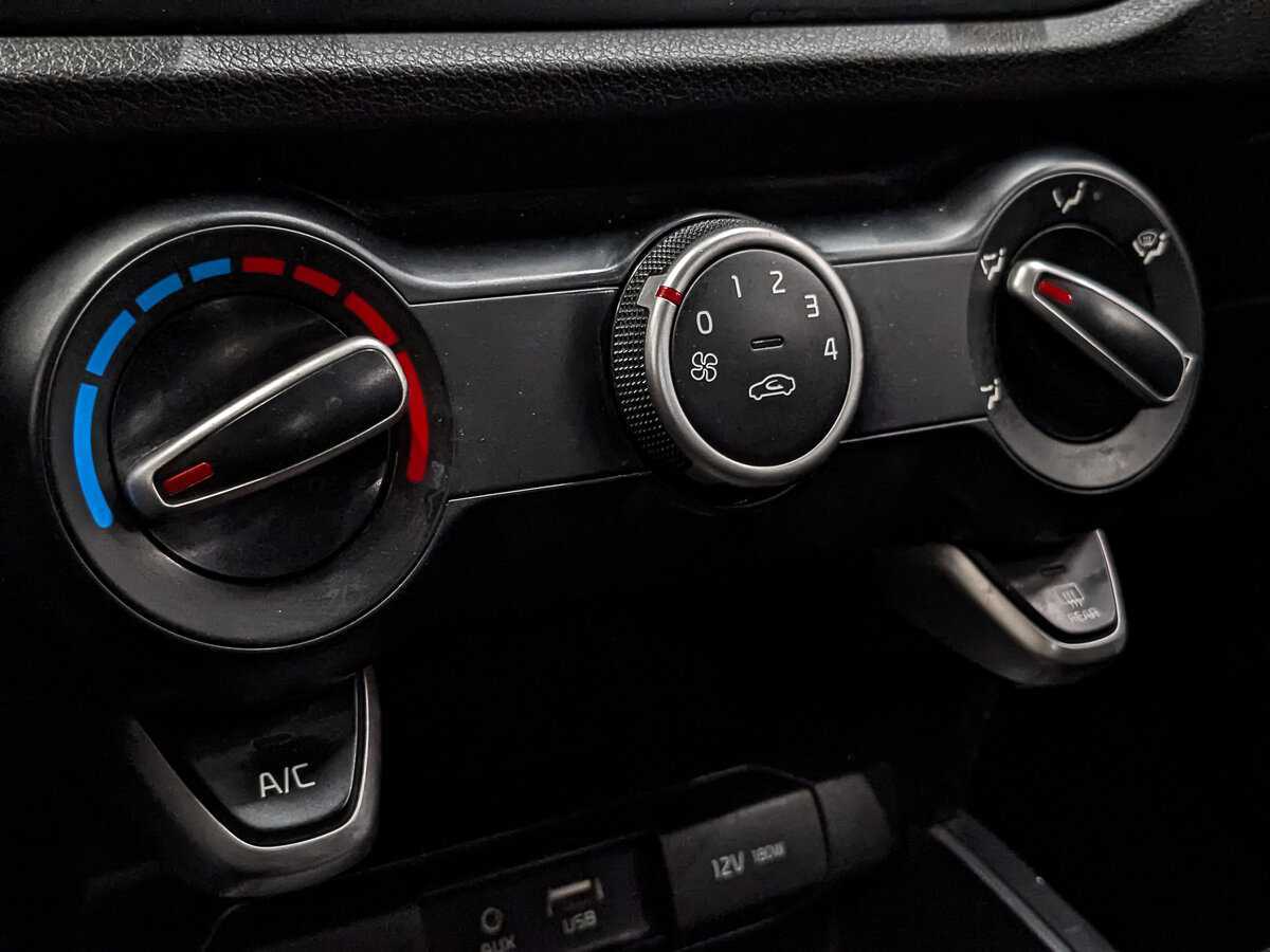 Kia Rio X-Line, 2020 - Фото №17