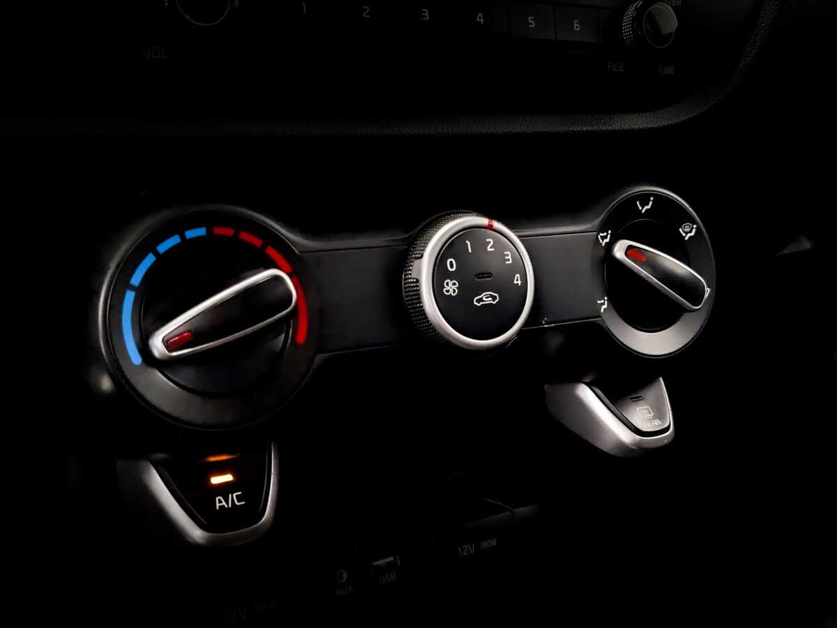 Kia Rio X-Line, 2020 - Фото №21