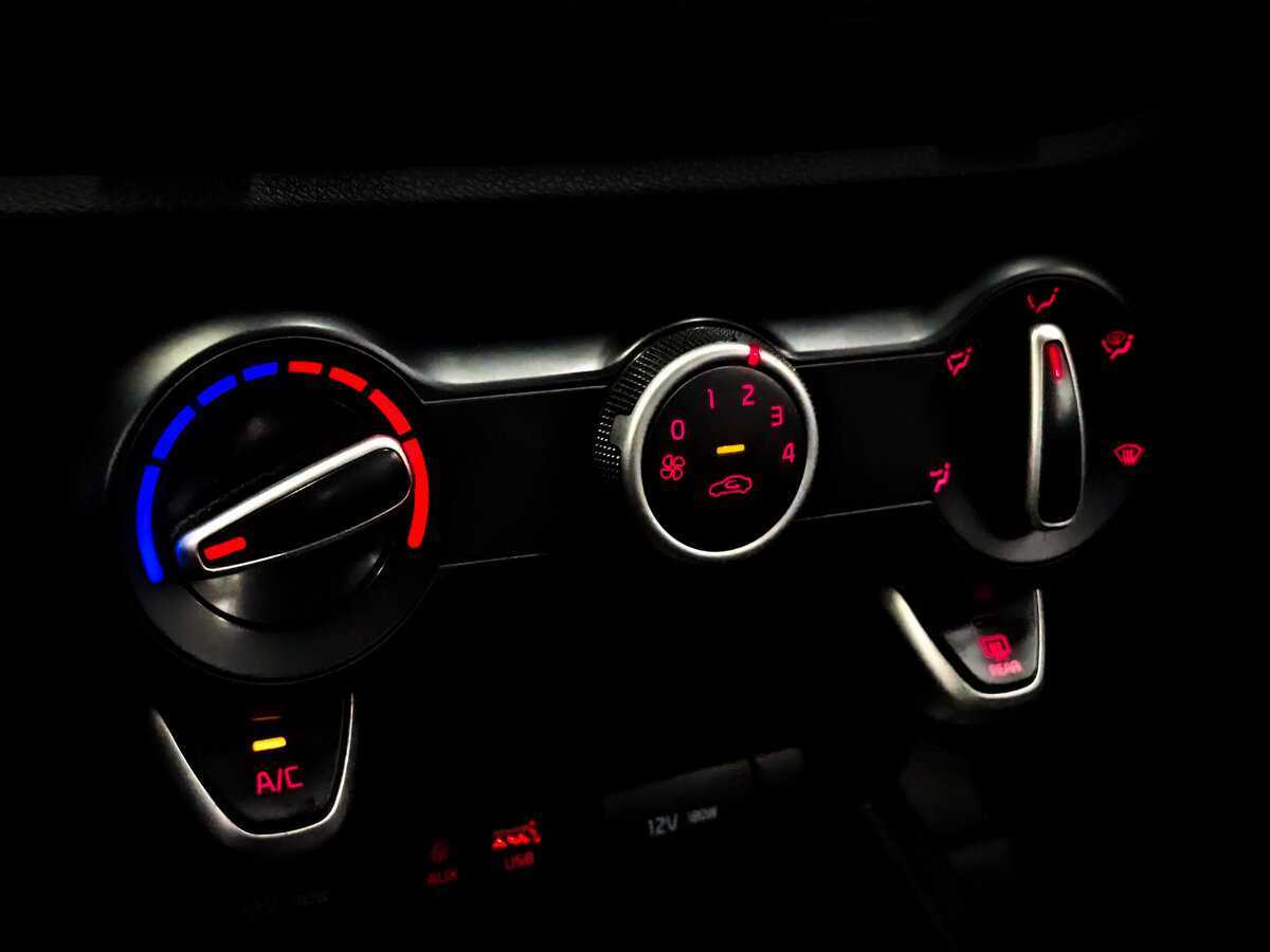 Kia Rio X-Line, 2020 - Фото №21