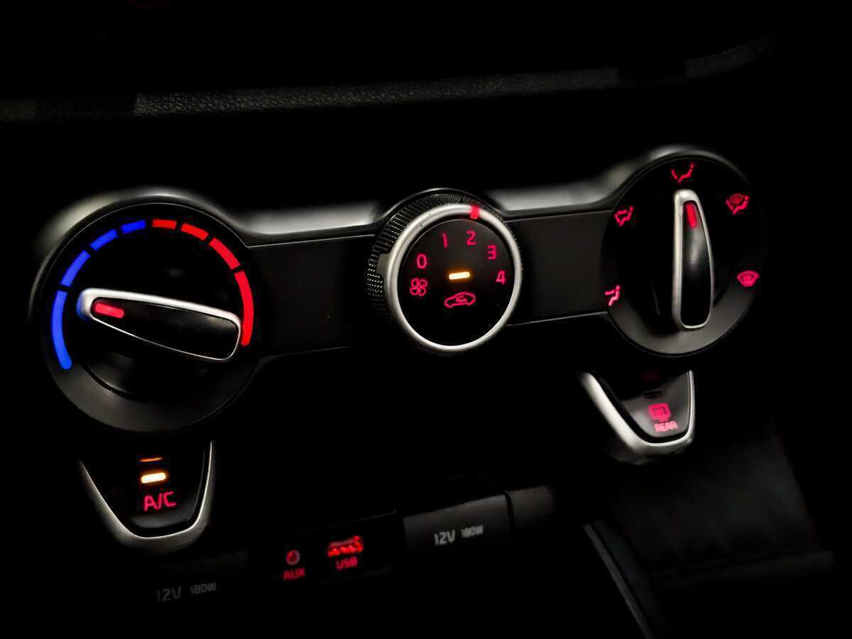 Kia Rio X-Line, 2020 - Фото №21