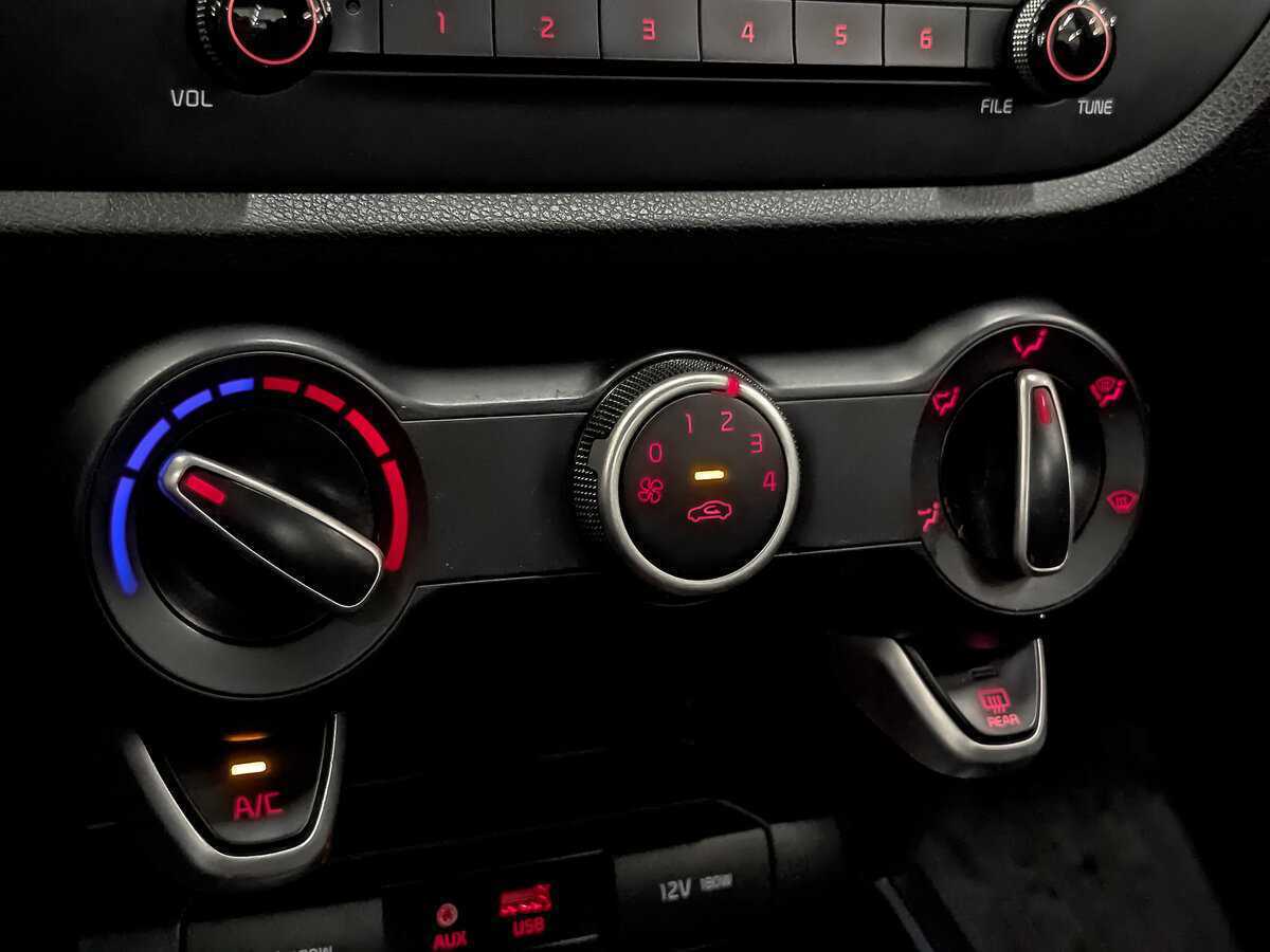 Kia Rio, 2019 - Фото №19