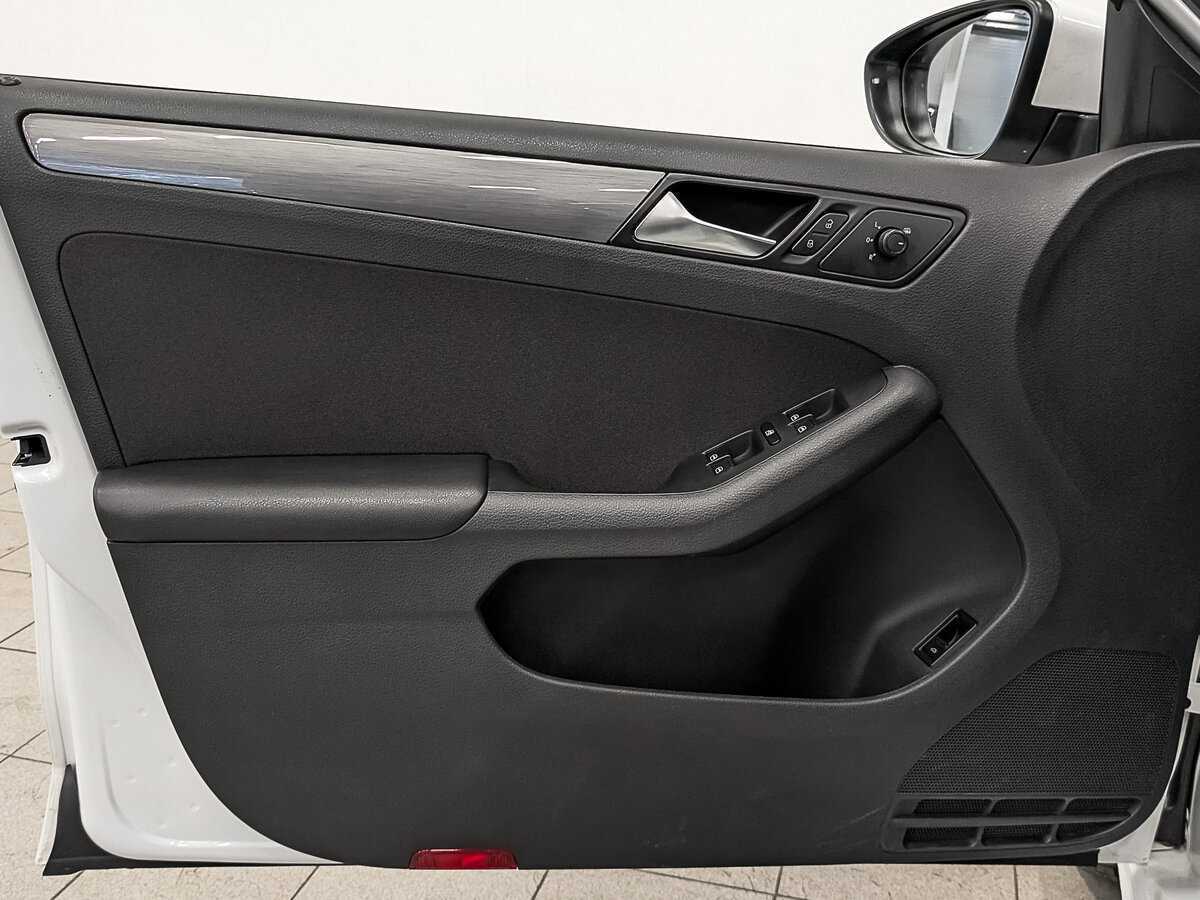Volkswagen Jetta, 2016 - Фото №18