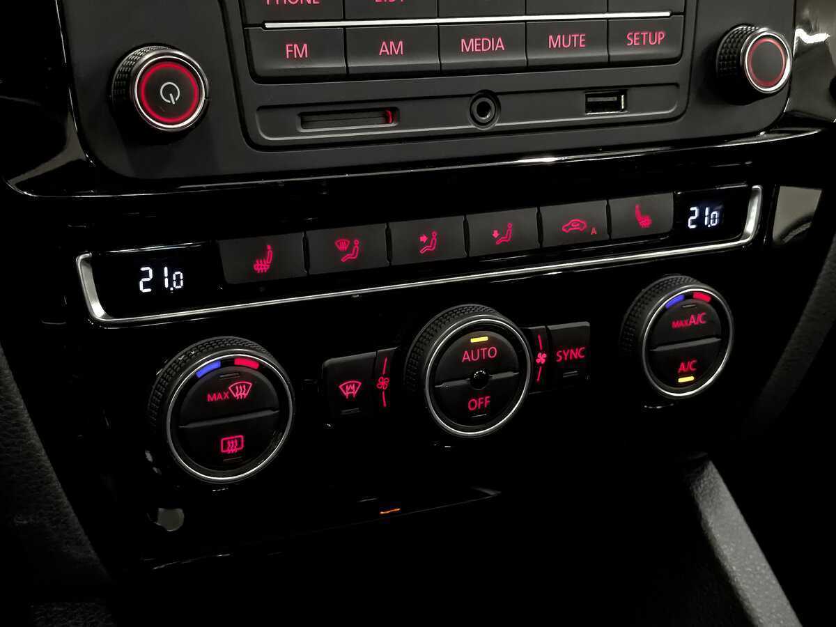 Volkswagen Jetta, 2016 - Фото №20